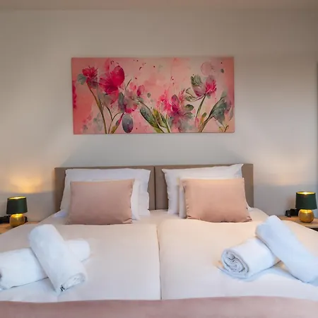 Aparthotel Holdvirag Sarvar