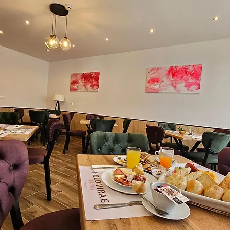 Holdvirag Aparthotel Sarvar