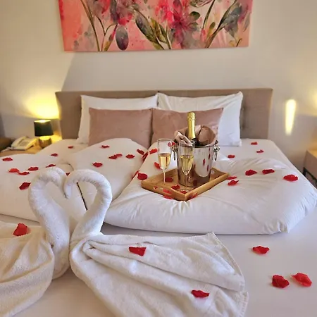 Apart Otel Holdvirag