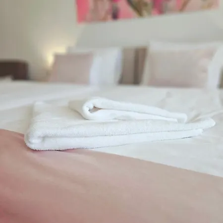 Apart Otel Holdvirag 4*