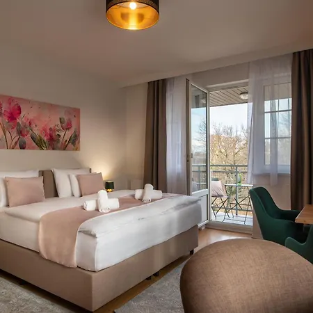 Holdvirag Aparthotel Sarvar