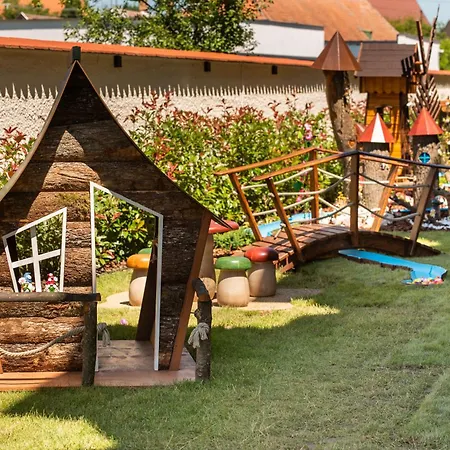 Holdvirag Aparthotel Sarvar