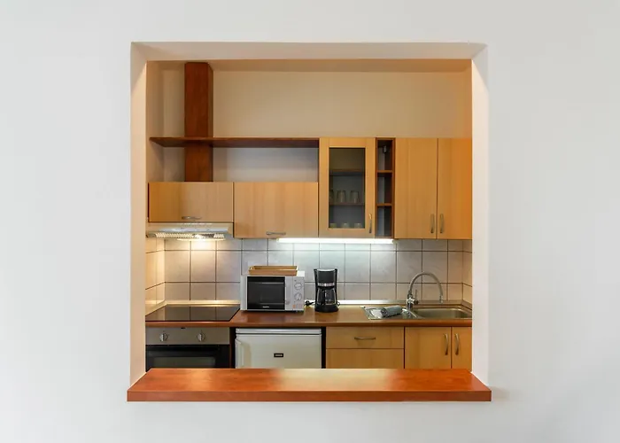 Holdvirag 4* Шарвар